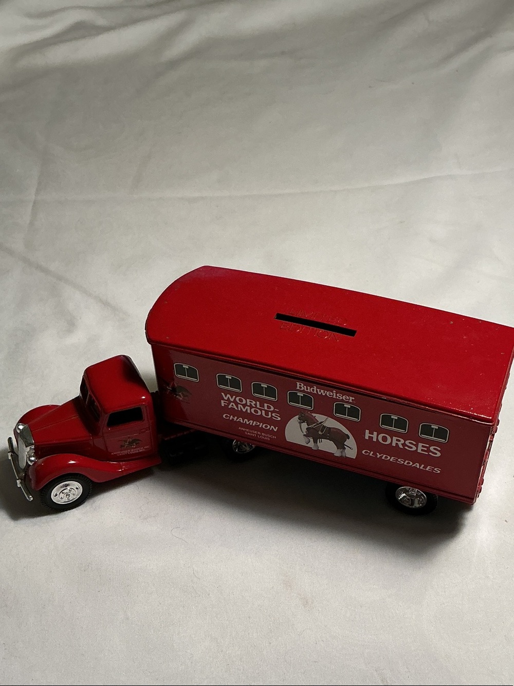 Vintage Ertl Budweiser Red Clydesdales Horse Trailer Toy Truck Coin Bank limited